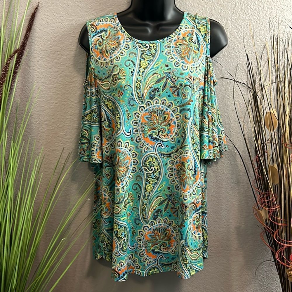 #90 R. Rouge short sleeve cold, shoulder knit top size L